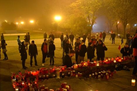 Protest îndoliat, sâmbătă seara, în Parcul 1 Decembrie (FOTO)