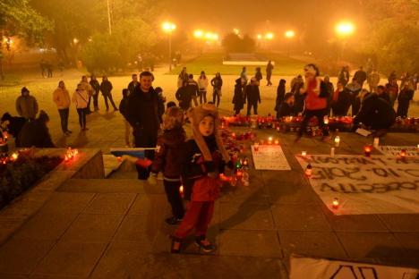 Protest îndoliat, sâmbătă seara, în Parcul 1 Decembrie (FOTO)