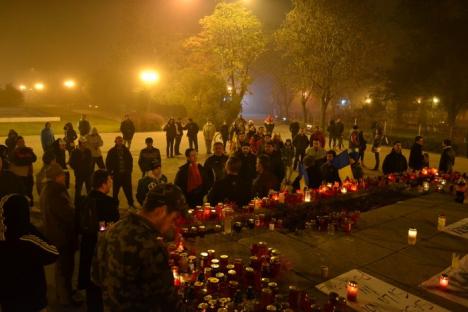 Protest îndoliat, sâmbătă seara, în Parcul 1 Decembrie (FOTO)