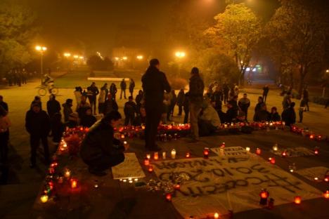 Protest îndoliat, sâmbătă seara, în Parcul 1 Decembrie (FOTO)