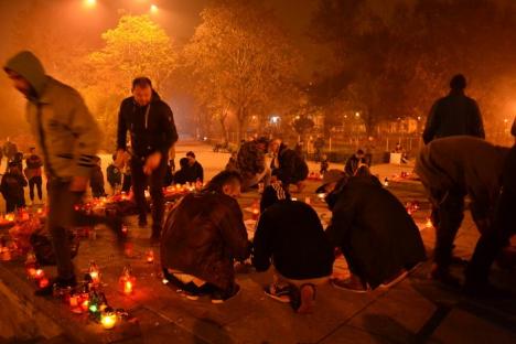 Protest îndoliat, sâmbătă seara, în Parcul 1 Decembrie (FOTO)