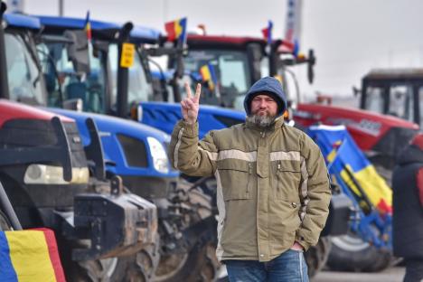 „Ne-a ajuns cuțitul la os!”. Protest de amploare în Oradea, fermierii și transportatorii sunt nemulțumiți de scumpiri (FOTO/VIDEO)