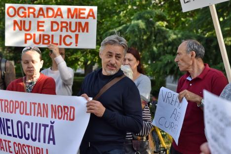 Protest sub geamul lui Bolojan: orădeni din Podgoria au acuzat, din nou, că Inelul de Nord va trece prin cartier. Șeful CJ Bihor le-a repetat: Traseul nu e stabilit (FOTO/VIDEO)