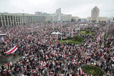 Protest uriaş la Minsk împotriva preşedintelui Lukaşenko. Circa 100.000 de oameni în stradă (VIDEO)