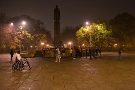 Revoluţia Colectiv: Numărul protestatarilor orădeni a scăzut la 40 (FOTO / VIDEO)