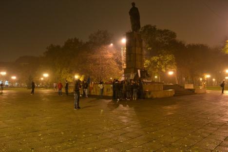 Revoluţia Colectiv: Numărul protestatarilor orădeni a scăzut la 40 (FOTO / VIDEO)