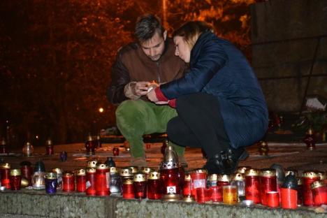 Revoluţia Colectiv: Numărul protestatarilor orădeni a scăzut la 40 (FOTO / VIDEO)