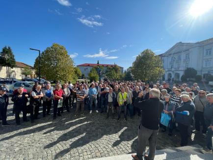 Protest al foștilor mineri, în Ștei. Sunt nemulțumiți de recalcularea pensiilor (FOTO)