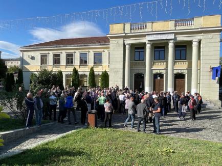 Protest al foștilor mineri, în Ștei. Sunt nemulțumiți de recalcularea pensiilor (FOTO)