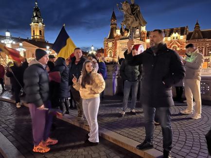 O primă manifestație pro-Georgescu în Oradea: „Este trup și suflet alături de popor” (FOTO/VIDEO)