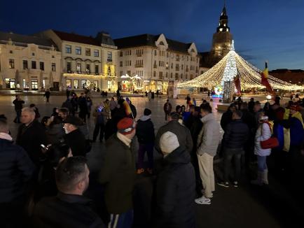 O primă manifestație pro-Georgescu în Oradea: „Este trup și suflet alături de popor” (FOTO/VIDEO)