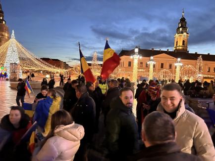 O primă manifestație pro-Georgescu în Oradea: „Este trup și suflet alături de popor” (FOTO/VIDEO)