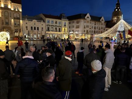 O primă manifestație pro-Georgescu în Oradea: „Este trup și suflet alături de popor” (FOTO/VIDEO)