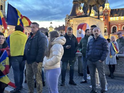 O primă manifestație pro-Georgescu în Oradea: „Este trup și suflet alături de popor” (FOTO/VIDEO)