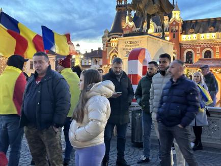 O primă manifestație pro-Georgescu în Oradea: „Este trup și suflet alături de popor” (FOTO/VIDEO)