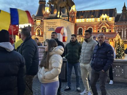 O primă manifestație pro-Georgescu în Oradea: „Este trup și suflet alături de popor” (FOTO/VIDEO)