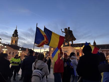 O primă manifestație pro-Georgescu în Oradea: „Este trup și suflet alături de popor” (FOTO/VIDEO)