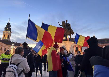 O primă manifestație pro-Georgescu în Oradea: „Este trup și suflet alături de popor” (FOTO/VIDEO)