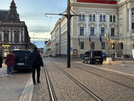 O primă manifestație pro-Georgescu în Oradea: „Este trup și suflet alături de popor” (FOTO/VIDEO)