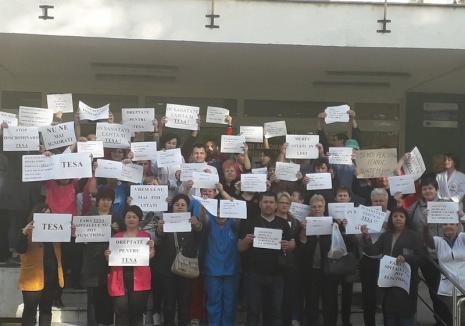 Protest la Spitalul Municipal: 250 de angajaţi au cerut modificarea legii salarizării (VIDEO)