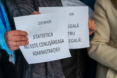 Protest și la Direcția de Statistică Bihor. Angajații au ieșit în stradă, vezi ce nemulțumiri au! (FOTO)