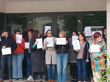 Un nou protest al angajaților Casei Județene de Pensii Bihor: oamenii vor salarii ca ale colegilor din București