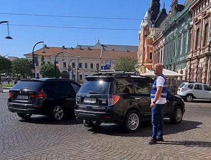 Incident la protestul LGBT+ din faţa Primăriei Oradea: Doi şoferi i-au jignit pe manifestanţi, unul a fost amendat. Sancționați vor fi și inițiatorii (FOTO/VIDEO)