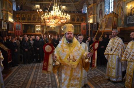 Protopop nou la Beiuş: Părintele Marian Popa a fost instalat în funcţie de episcopul Sofronie