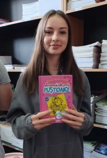 „Provocarea lui Andrei”, la Lugașu de Jos. Sute de cărți au fost donate bibliotecii școlii (FOTO)