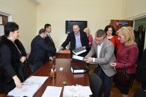 Propuneri PSD la Consiliul Local Oradea: fosta PDL-istă Adelina Coste, doctorul Mohan jr., profesorul Nicolae Avram, ecologistul Togor şi fostul şef de la FC Bihor Fodor (FOTO)
