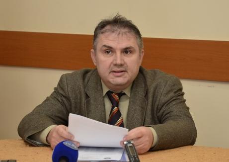 Ex-prorectorul Radu Ţarcă este directorul Şcolii Doctorale din Universitatea Oradea