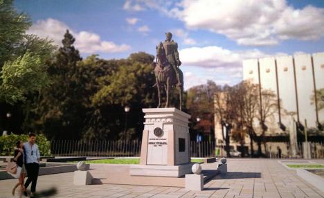 Ce se întâmplă cu statuia lui Mihai Viteazul? Primăria Oradea prezintă lămuriri după scandalul declanșat de amplasarea statuii Sfântului Ladislau în Cetate