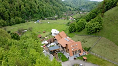 Răsfăț la Belle-Mont: Situată în inima naturii, o pensiune din Bihor cucerește prin frumusețe, facilități și standarde înalte (FOTO)