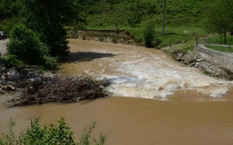 Cod galben de inundaţii pe râurile din Bihor