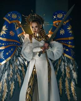 „Războinica luminii”. O frumoasă ucraineancă va concura la Miss Universe purtând armură și aripi de înger (FOTO)