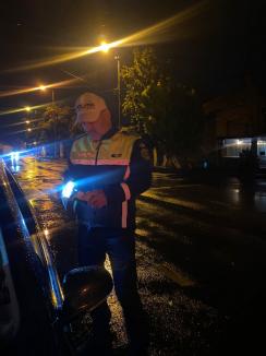 Razie de amploare a polițiștilor în Oradea: Au ieșit în stradă inclusiv ”mascații” (FOTO/VIDEO)