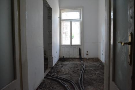 Lucrările de reabilitare a Casei Darvas la Roche au fost realizate în proporţie de 15% (FOTO)