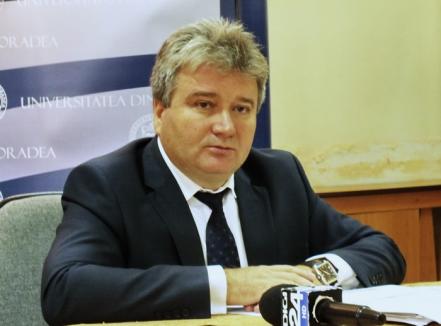 Rectorul Constantin Bungău mai vrea un mandat, dar cu o condiţie: să-l vrea şi colegii