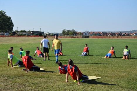 Jucătorii de la Luceafărul au revenit la antrenamente pentru meciul de sâmbătă cu Chindia Târgovişte (FOTO)