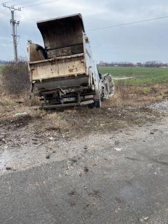Accident în Oradea: mașină RER Vest, împinsă în decor de un camion