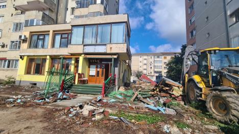 „Chinezărie” pusă la pământ: Restaurant din Oradea, demolat de Primărie (FOTO)