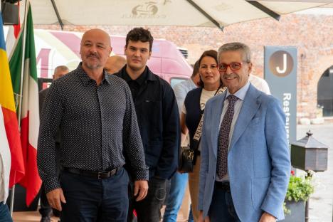 Masterclass de pizza napoletană cu campioni mondiali la Restaurantul Corsarul din Oradea, al cărui Chef a devenit ambasador al Asociației Pizzerilor Napoletani (FOTO)