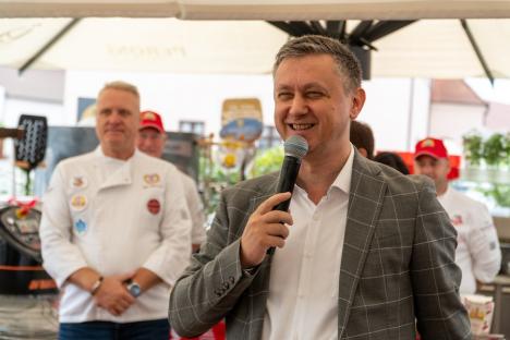 Masterclass de pizza napoletană cu campioni mondiali la Restaurantul Corsarul din Oradea, al cărui Chef a devenit ambasador al Asociației Pizzerilor Napoletani (FOTO)