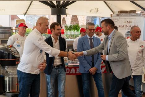 Masterclass de pizza napoletană cu campioni mondiali la Restaurantul Corsarul din Oradea, al cărui Chef a devenit ambasador al Asociației Pizzerilor Napoletani (FOTO)