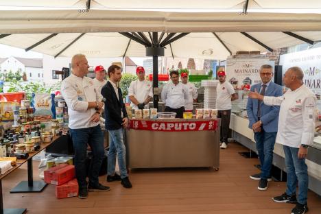 Masterclass de pizza napoletană cu campioni mondiali la Restaurantul Corsarul din Oradea, al cărui Chef a devenit ambasador al Asociației Pizzerilor Napoletani (FOTO)