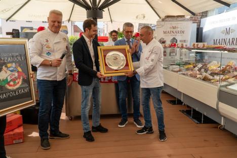 Masterclass de pizza napoletană cu campioni mondiali la Restaurantul Corsarul din Oradea, al cărui Chef a devenit ambasador al Asociației Pizzerilor Napoletani (FOTO)