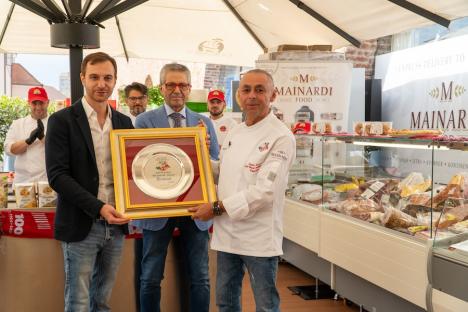 Masterclass de pizza napoletană cu campioni mondiali la Restaurantul Corsarul din Oradea, al cărui Chef a devenit ambasador al Asociației Pizzerilor Napoletani (FOTO)