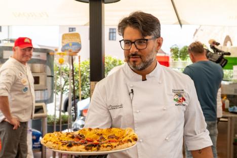 Masterclass de pizza napoletană cu campioni mondiali la Restaurantul Corsarul din Oradea, al cărui Chef a devenit ambasador al Asociației Pizzerilor Napoletani (FOTO)