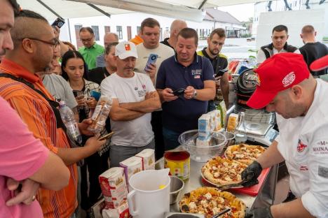 Masterclass de pizza napoletană cu campioni mondiali la Restaurantul Corsarul din Oradea, al cărui Chef a devenit ambasador al Asociației Pizzerilor Napoletani (FOTO)