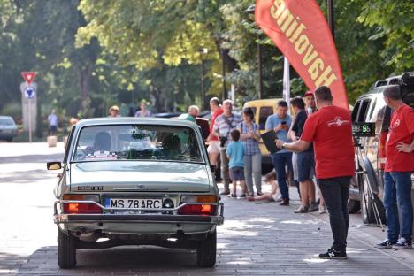 Start în raliul „Drumul Vinului”, de la Casa Darvas - La Roche: mașina Angelei Lupșea n-a pornit nici împinsă (FOTO/VIDEO)